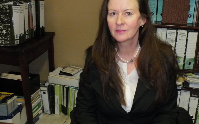 Nicolene Richards, â€˜n Gansbaai prokureur, in haar kantoor.